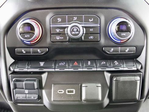 Used 2023 Chevrolet Silverado 2500 LT AWD/4WD image 25