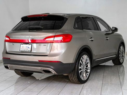 Used 2016 Lincoln MKX Reserve w/ Technology Package FWD image 6