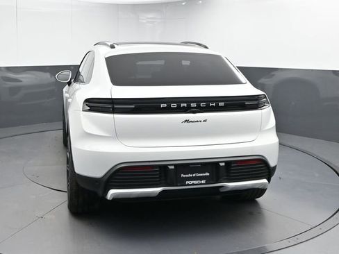 New 2024 Porsche Macan 4 Electric image 23