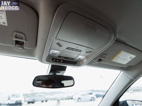 Used 2024 GMC Terrain SLT image 26