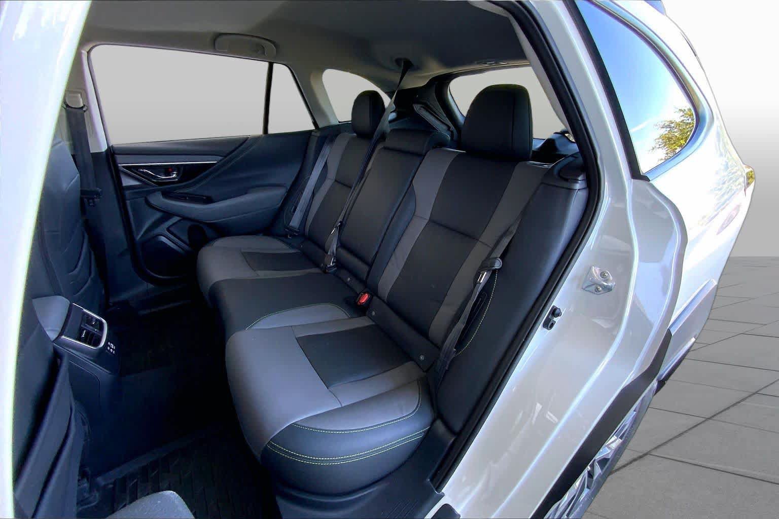 Used 2025 Subaru Outback Onyx Edition AWD/4WD image 21