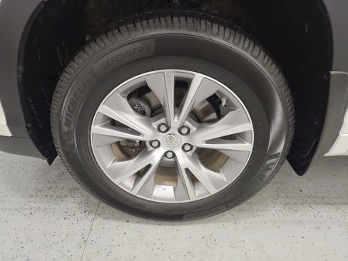 Used 2014 Toyota Highlander XLE image 9