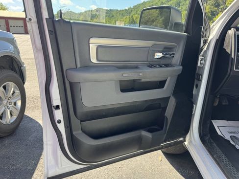 Used 2019 RAM 1500 Warlock AWD/4WD image 9