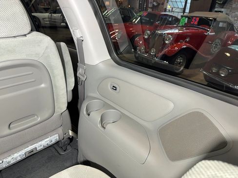 Used 2012 Kia Sedona EX FWD image 90