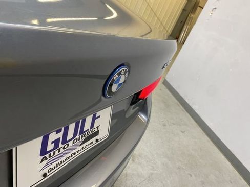 Used 2023 BMW 530e w/ Premium Package image 17