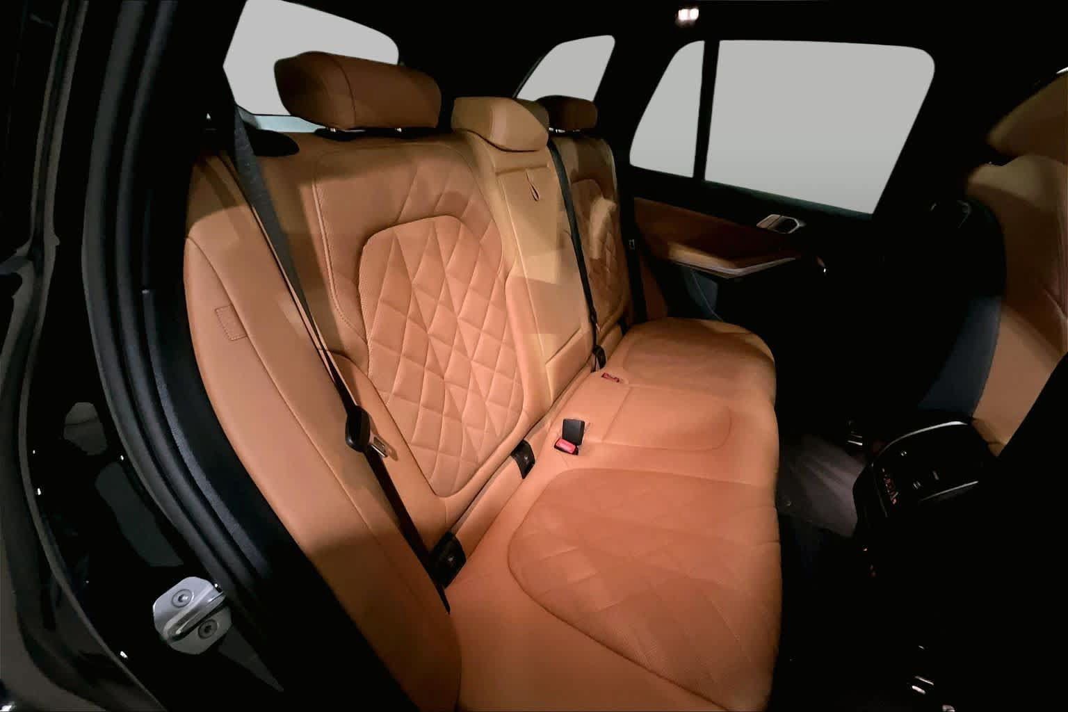Used 2024 BMW X5 xDrive40i w/ Premium Package AWD/4WD image 19