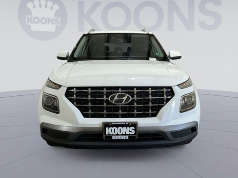 Used 2022 Hyundai Venue SEL FWD image 4