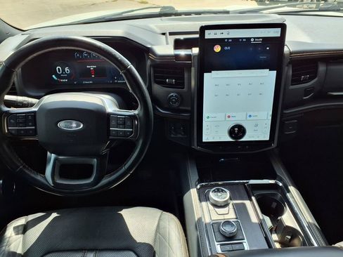 Used 2023 Ford Expedition Platinum AWD/4WD image 13