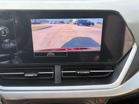 Used 2024 Chevrolet Trax LS w/ LS Convenience Package FWD image 20