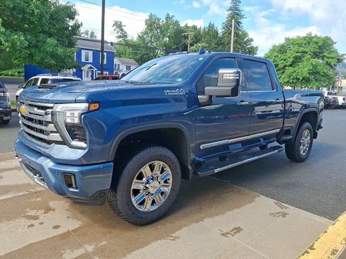 New 2026 Chevrolet Silverado 2500 High Country w/ High Country Premium Package AWD/4WD image 3