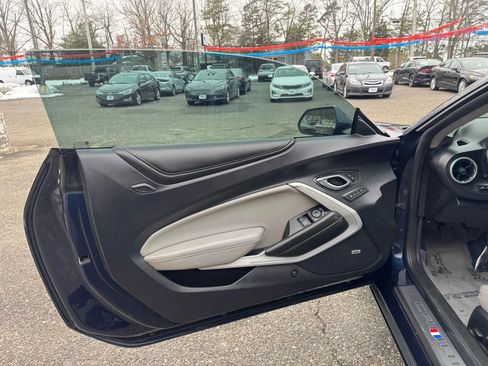Used 2016 Chevrolet Camaro LT image 10
