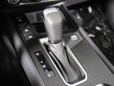 Used 2025 Nissan Kicks SV FWD image 15