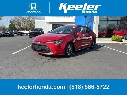 Used 2021 Toyota Corolla LE FWD image 1