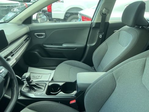 Used 2025 Kia K4 LXS image 18