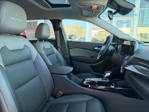 Used 2024 Chevrolet Trax ACTIV w/ Sunroof Package image 30