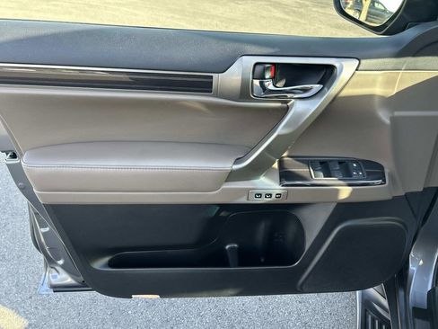 Used 2020 Lexus GX 460 Luxury w/ Accessory Package image 25