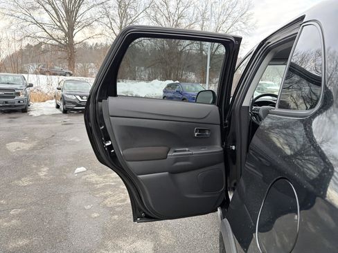 Used 2024 Mitsubishi Outlander Sport ES image 25