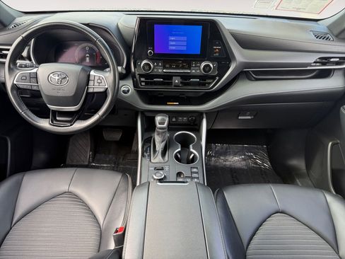 Certified 2025 Toyota Highlander XSE AWD/4WD image 10