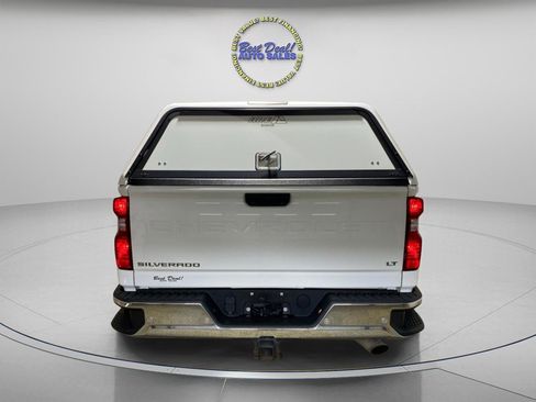 Used 2021 Chevrolet Silverado 2500 LT w/ Convenience Package AWD/4WD image 3