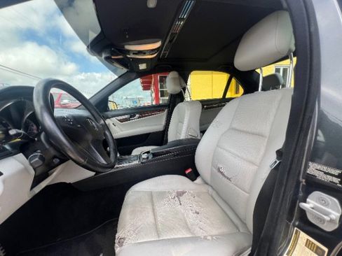 Used 2010 Mercedes-Benz C 300 Sedan image 10