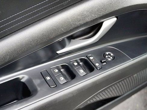 Used 2024 Hyundai Elantra SE image 21