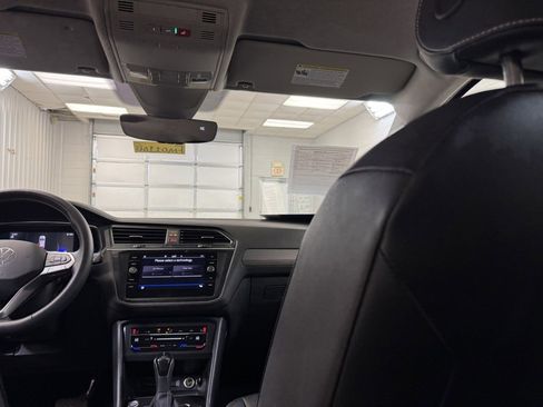 Used 2022 Volkswagen Tiguan SE image 23