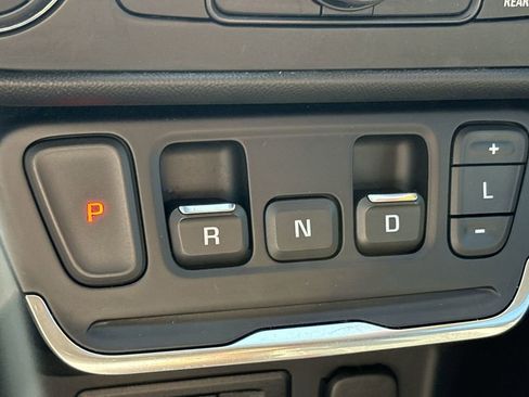 Used 2020 GMC Terrain Denali w/ Denali Premium Package AWD/4WD image 17