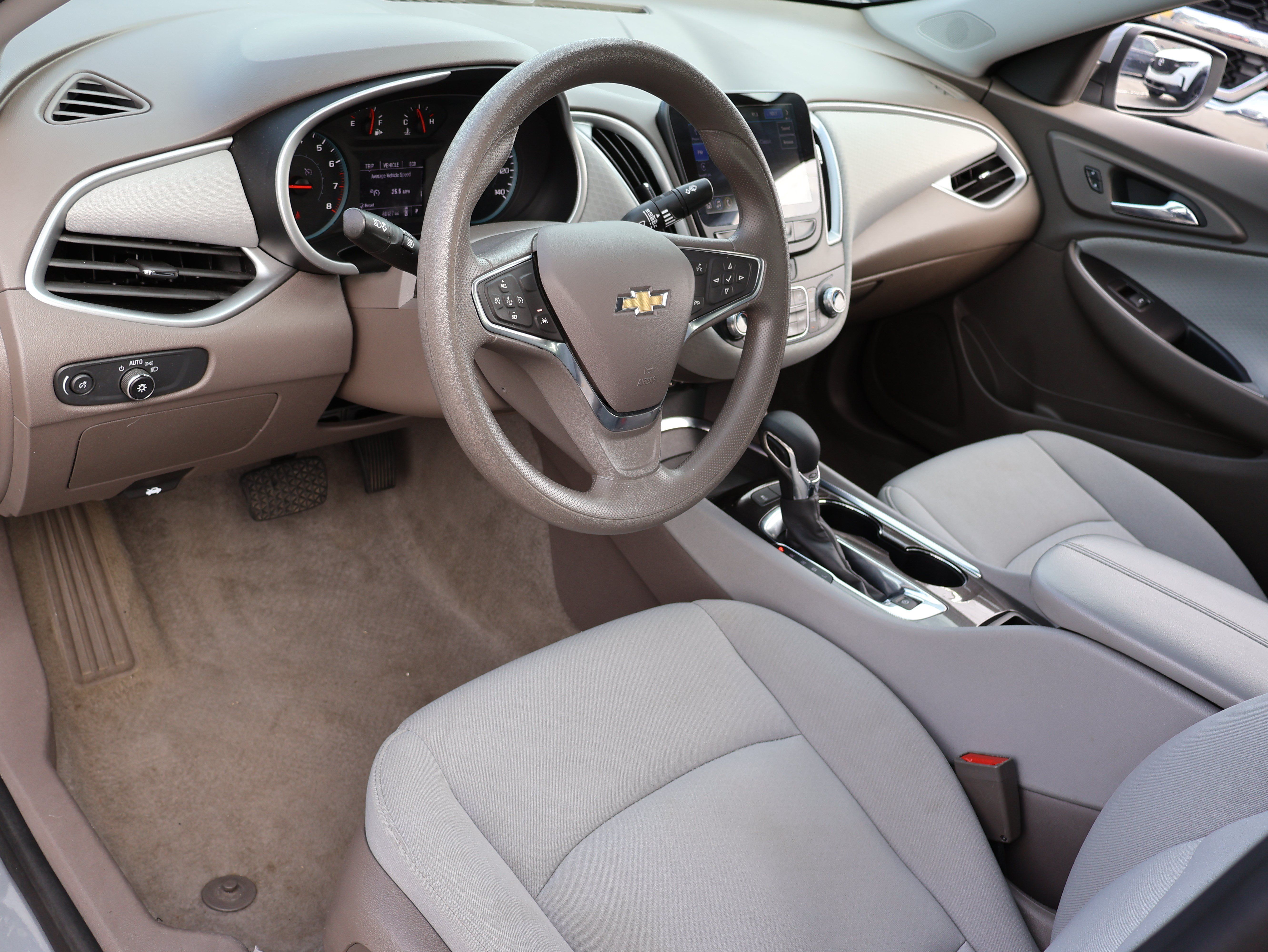 Used 2024 Chevrolet Malibu LT FWD image 18
