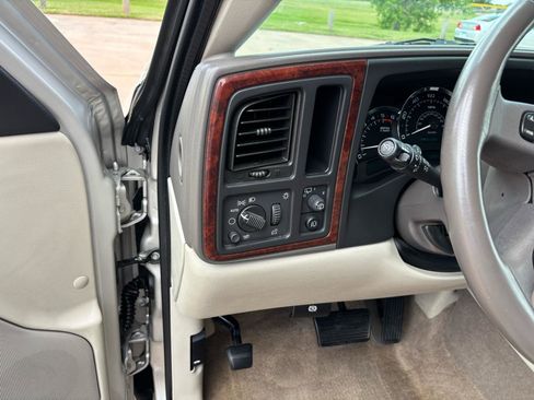 Used 2005 Cadillac Escalade 2WD image 14