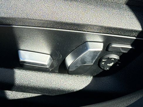 Used 2018 BMW 530e xDrive image 27