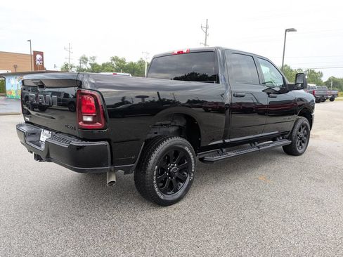 Used 2025 RAM 2500 Big Horn AWD/4WD image 4