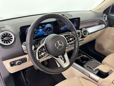 Used 2023 Mercedes-Benz GLB 250 image 4