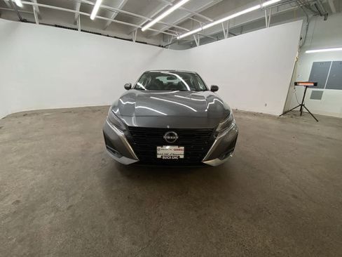 Used 2023 Nissan Altima 2.5 SV image 9