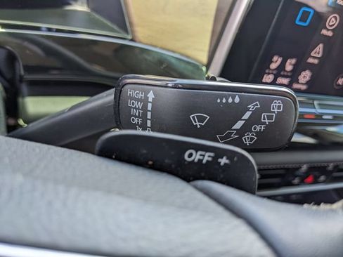 Used 2024 Volkswagen Atlas SE FWD image 31
