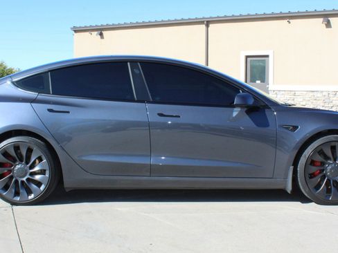 Used 2021 Tesla Model 3 Performance image 23