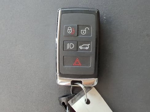Used 2025 Land Rover Discovery S AWD/4WD image 35