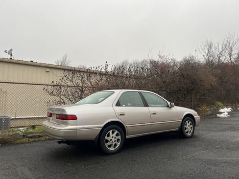 Used 1998 Toyota Camry CE image 27