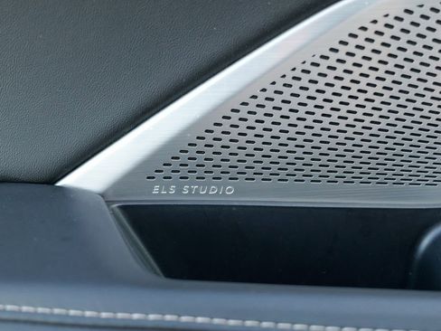 Used 2024 Acura MDX SH-AWD w/ Technology Package image 19