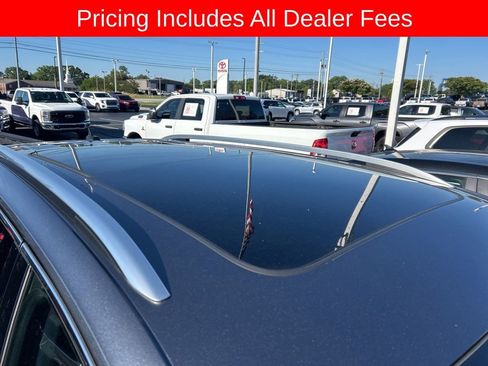 Used 2022 Volkswagen Tiguan SE FWD image 3
