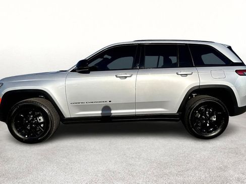 New 2025 Jeep Grand Cherokee Altitude image 15
