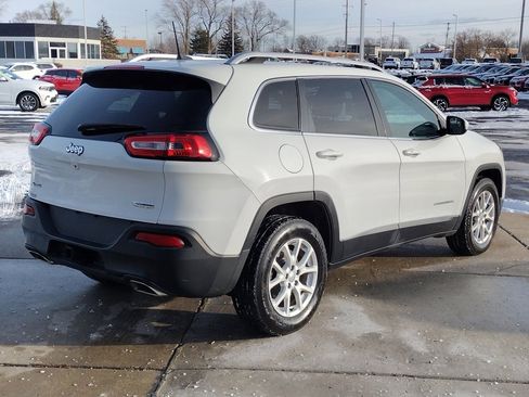 Used 2016 Jeep Cherokee Latitude w/ Comfort & Convenience Group image 16
