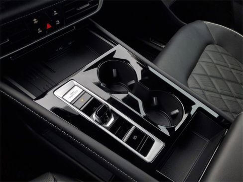 Certified 2025 Volkswagen Atlas SEL Premium R-Line image 22