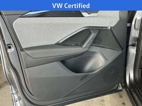 Used 2025 Volkswagen Tiguan S image 30