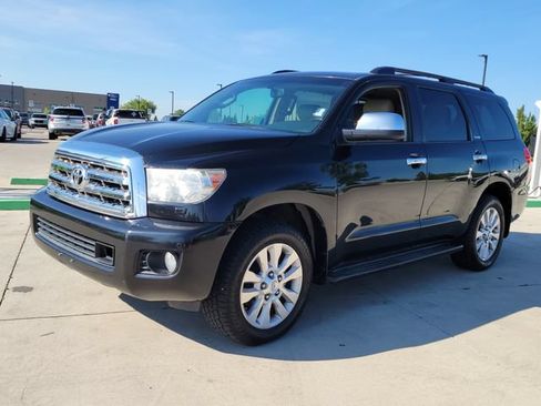 Used 2015 Toyota Sequoia Platinum w/ Preferred Accessory Package AWD/4WD image 4