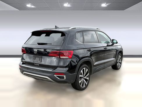 Used 2022 Volkswagen Taos SE w/ IQ.Drive SE Package image 8