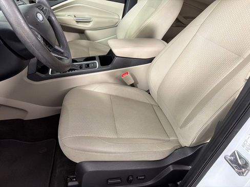 Used 2018 Ford Escape SE FWD image 12