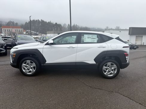 New 2026 Hyundai Kona SE image 7