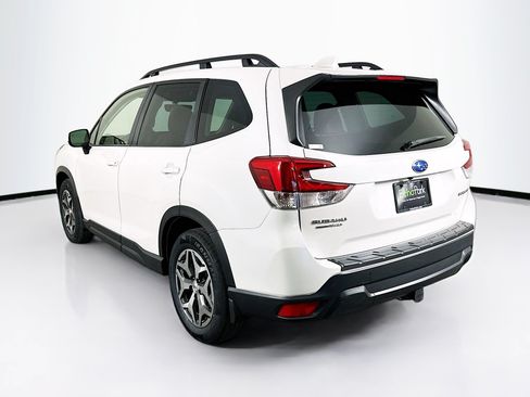 Used 2023 Subaru Forester Premium AWD/4WD image 5