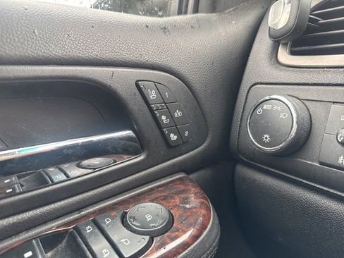 Used 2014 GMC Yukon XL Denali AWD/4WD image 23