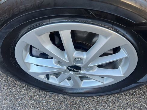 Certified 2024 Kia Carnival LX image 41